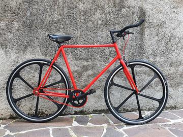 Bicicletta fixed personalizzata