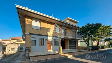 Tri locale in zona Marina Picena con garage?