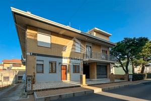 Tri locale in zona Marina Picena con garage?