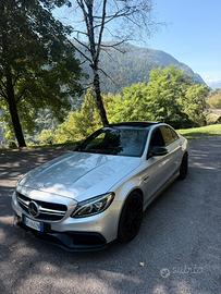 Mercedes C63 Amg V8 Biturbo