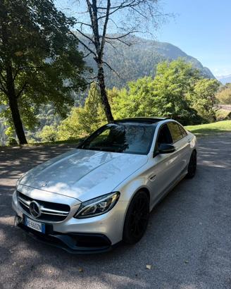 Mercedes C63 Amg V8 Biturbo