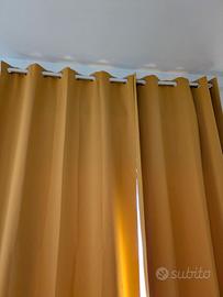 Due tende giallo senape 270*140 cm oscuranti