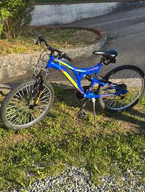 Mountain Bike blu ragazzo