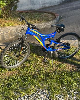 Mountain Bike blu ragazzo