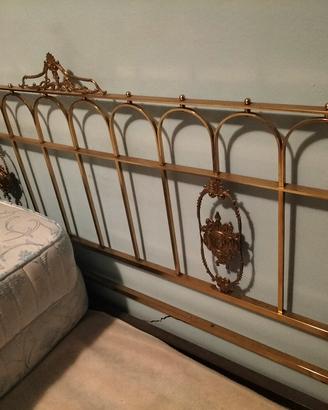 letto in ottone con doga e materassi 
