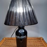 Lampada da tavolo firmata Bulldog