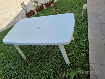 TAVOLO DA GIARDINO