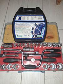 Catene e set montaggio gomme 