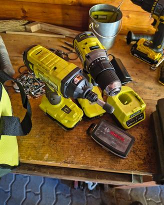 Set avvitatori Ryobi con batterie borsa e inserti