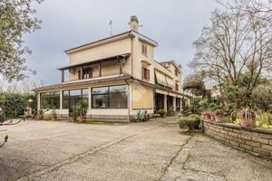 VILLA SINGOLA A CAMPAGNANO DI ROMA