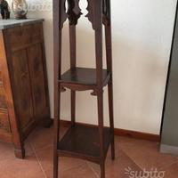 Colonna antica porta fiori