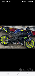 Moro yamaha r 1 tenuta maniacalmente