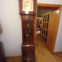 Orologio a pendolo antico Universal (1910-1920)