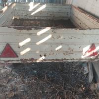 Carretto con gancio traino