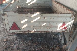 Carretto con gancio traino