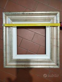 Due cornici in legno per quadri