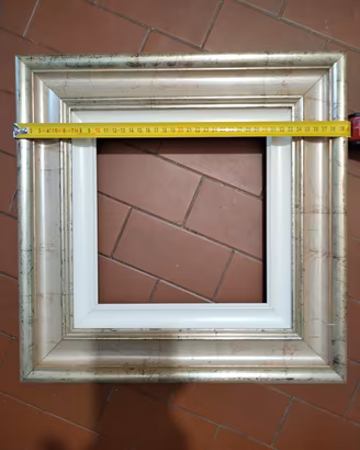 Due cornici in legno per quadri