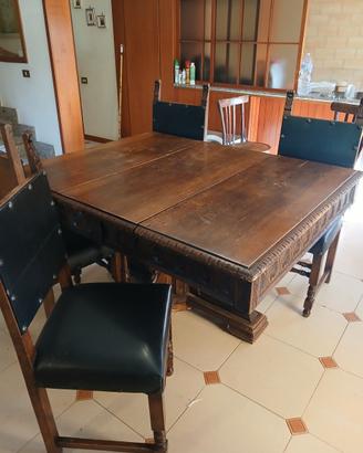 tavolo antico con sedie 