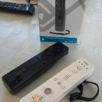 due telecomandi wii, il nero mai usato, il bianco 