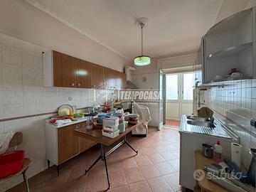 Appartamento a Napoli Corso secondigliano 3 locali