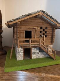 Casetta in sasso e legno