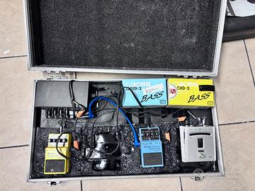 Pedalboard per basso gia cablata con accordatore