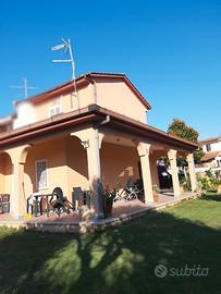 Privato vende villa a Tor San Lorenzo via Toce