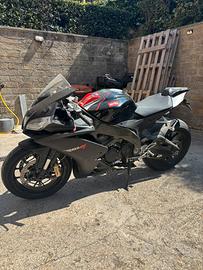 Aprilia RSV4 1000 2011