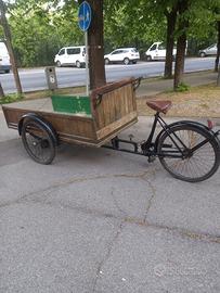 antico furgoncino triciclo anni 40