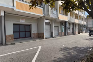 Proponiamo un locale ad uso magazzino