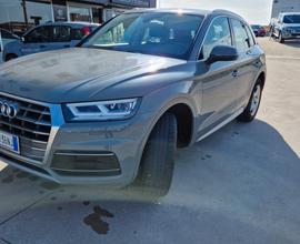 Audi Q5 40 TDI quattro S tronic Business Sport