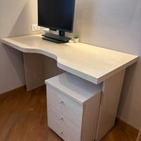 Scrivania legno e comodino