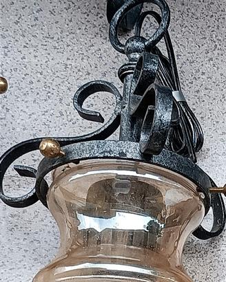 Lanterna Vintage in Ferro Battuto e Vetro Fumé – A