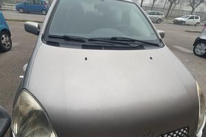 2005 toyota yaris