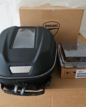 Kit borsa serbatoio + ricarica USB - Ducati 