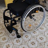 sedia a rotelle sportiva super leggera 