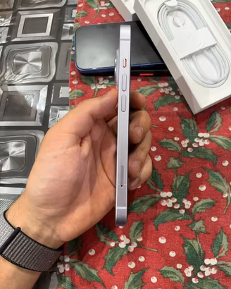 Iphone 14 viola