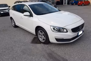 Volvo V60 D2 R-design