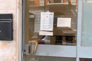 Negozio o ufficio 2 vetrine