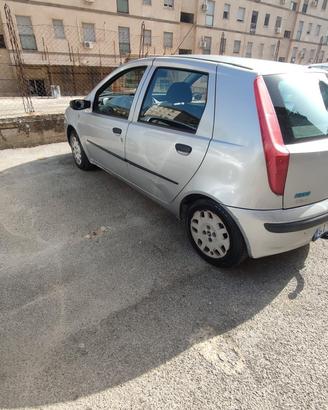 Fiat punto con gancio traino omologato