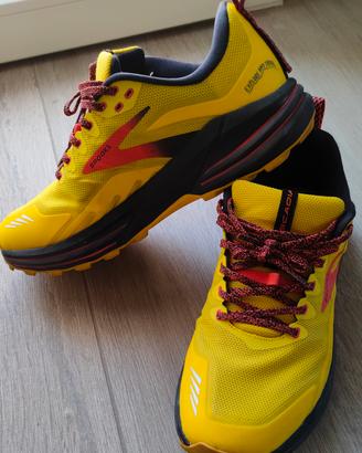 SCARPE BROOKS CASCADIA 
