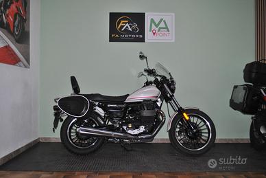 Moto Guzzi V9 - 2019 - 9.216 Km - Givi + Accessori