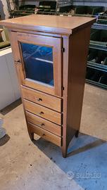 Comò in legno con vetrinetta