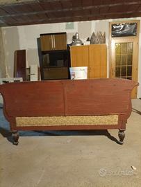 Divano,sedie,tavola vecchia