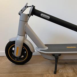 MONOPATTINO SEGWAY NINEBOT MAX G30LE