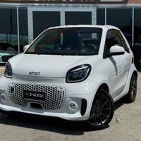 Smart ForTwo Cabrio eq suitegrey-white 22kW