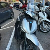 Beverly 400 S