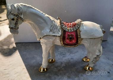 Cavallo smaltato tipo faberge 