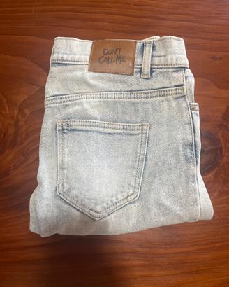 pantaloni jeans