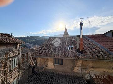 4 LOCALI A SORIANO NEL CIMINO